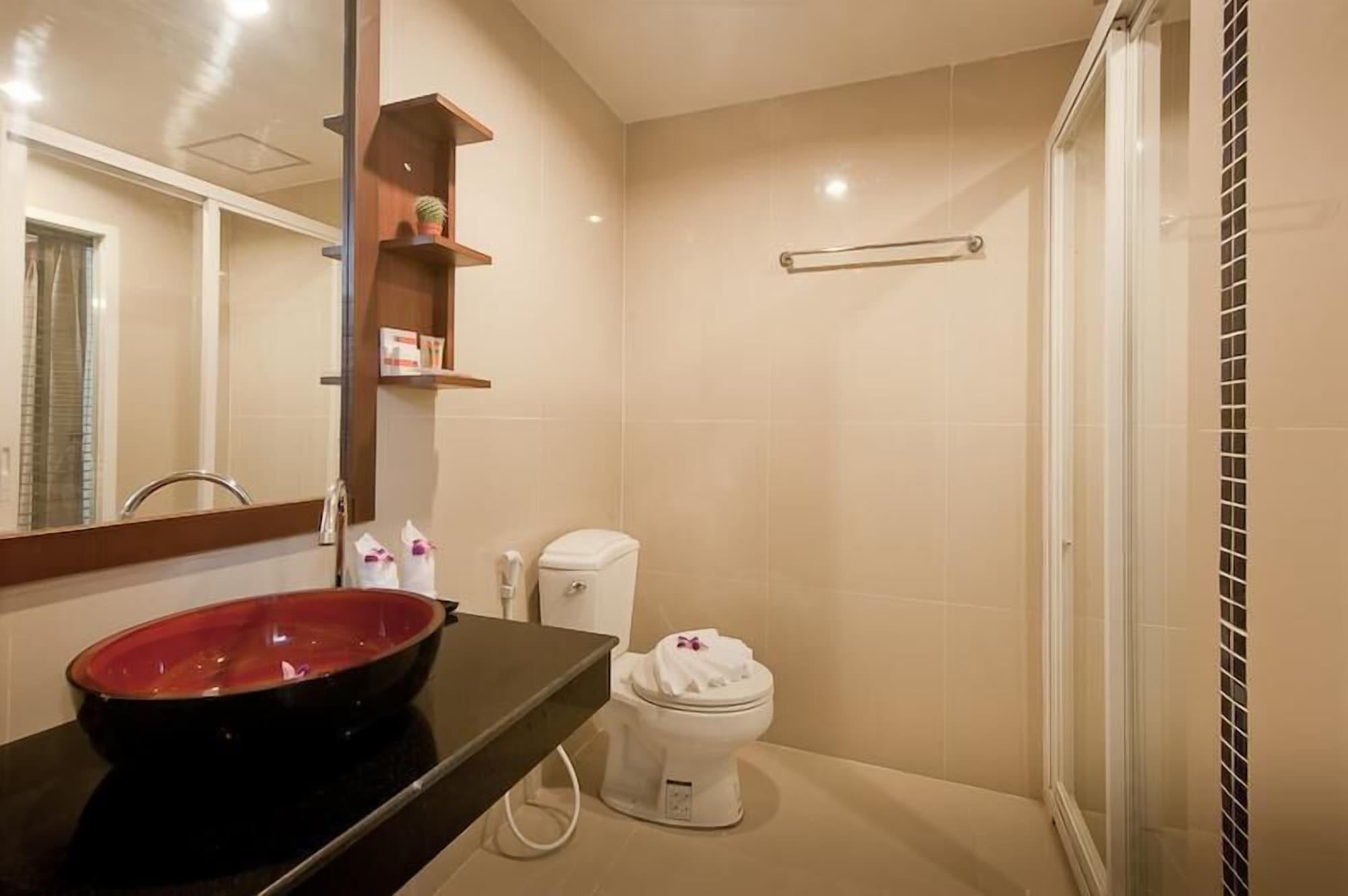 Tuana Blue Sky Patong Hotel Exterior photo