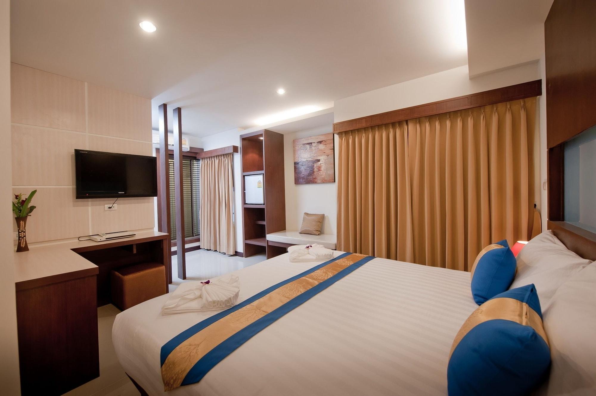Tuana Blue Sky Patong Hotel Exterior photo