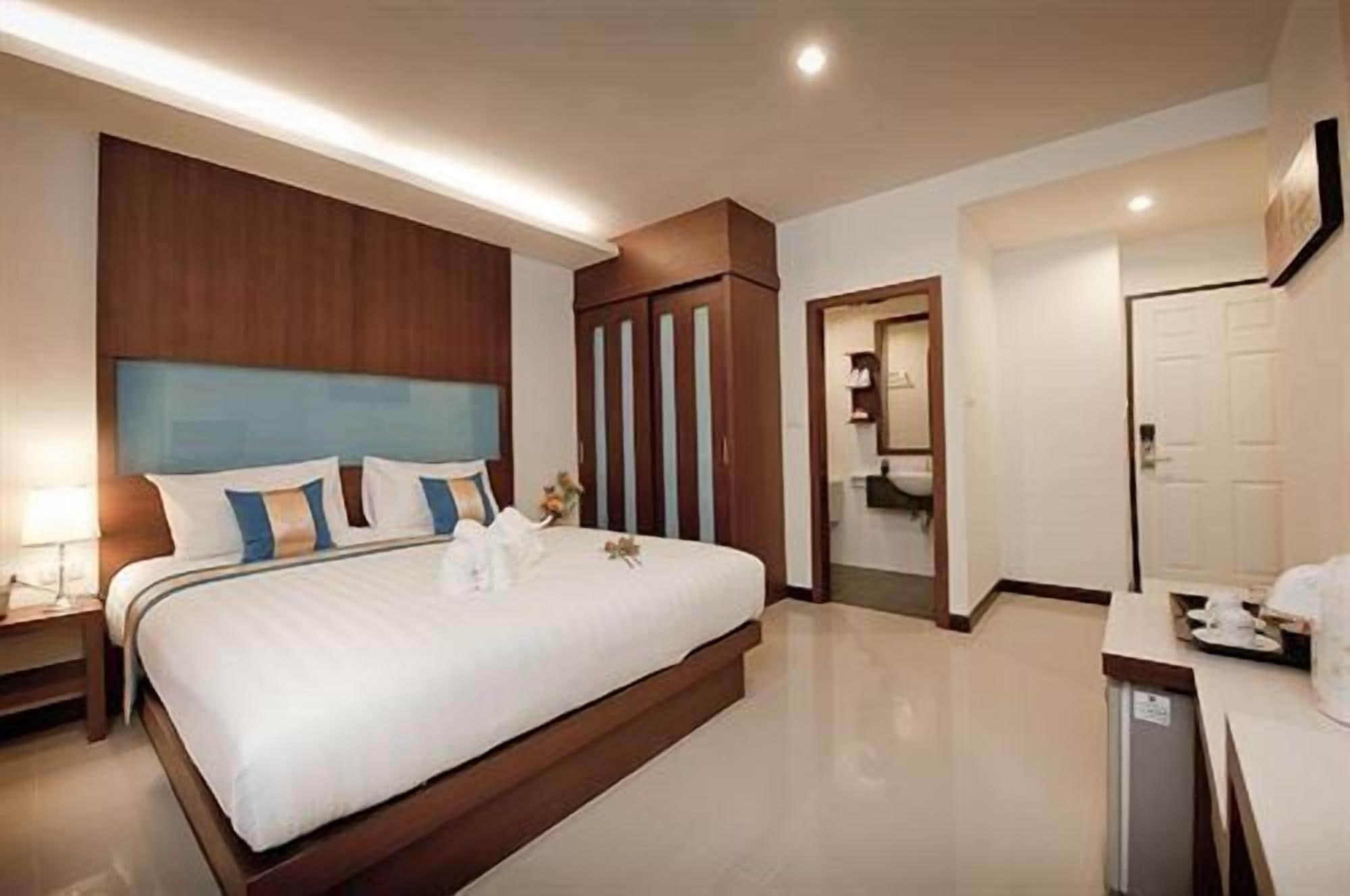 Tuana Blue Sky Patong Hotel Exterior photo
