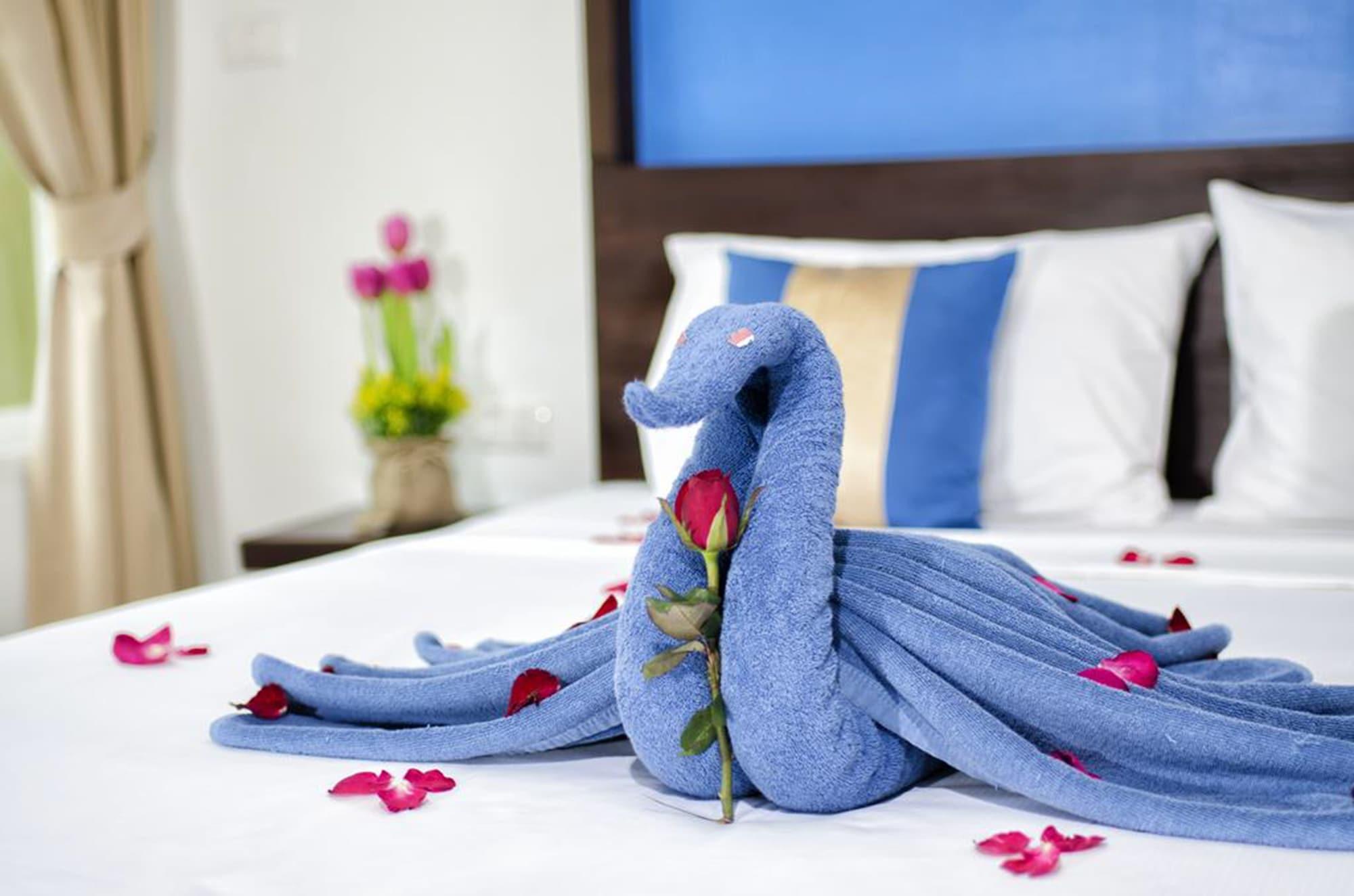 Tuana Blue Sky Patong Hotel Exterior photo