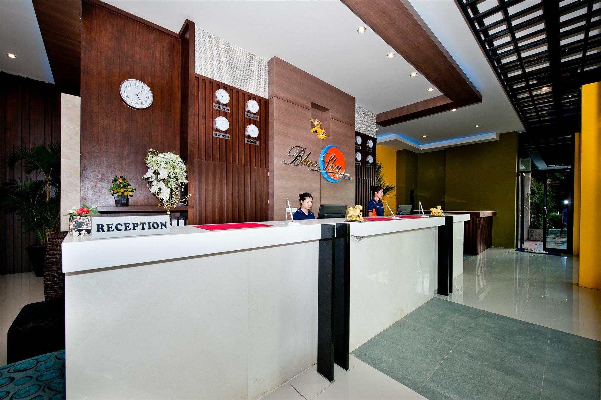 Tuana Blue Sky Patong Hotel Exterior photo